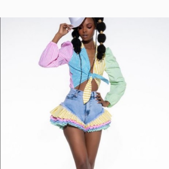 Iso akira colorblock on your radar outfit top n bottom in large or extra large - Picture 1 of 1